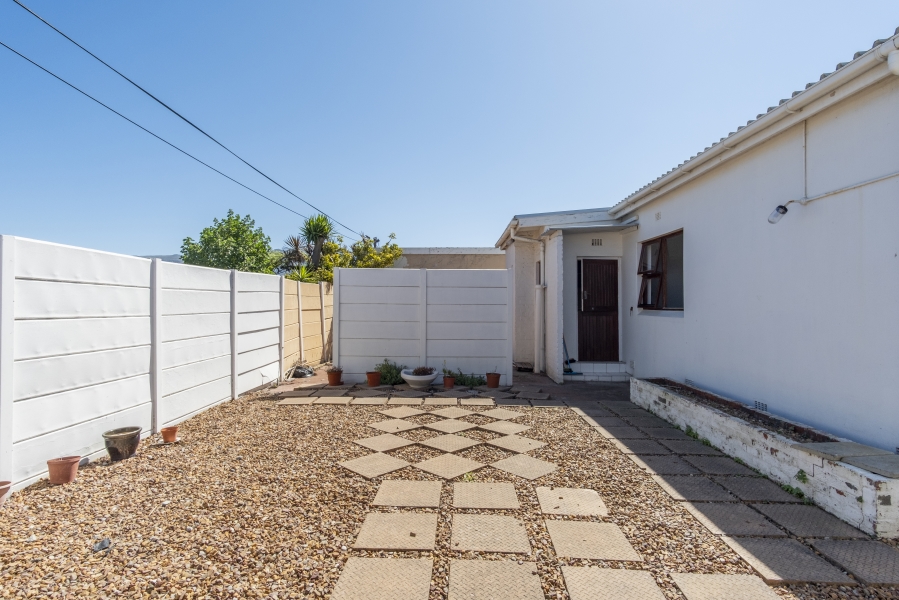 3 Bedroom Property for Sale in Heathfield Western Cape